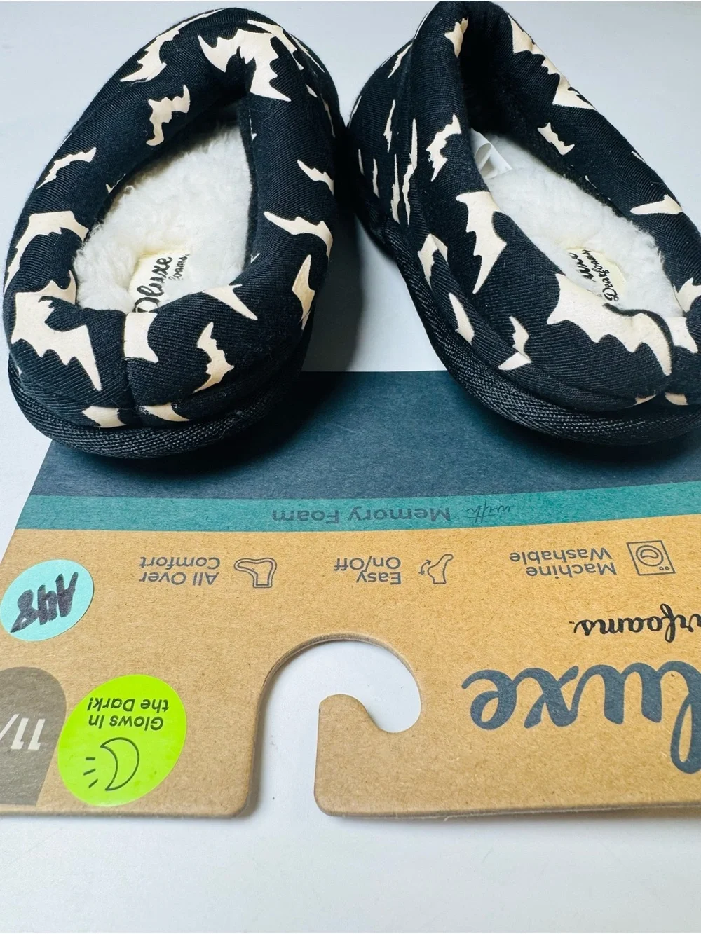 Deluxe by Dearfoams Glow-in-the-Dark Bat Memory Foam Slippers – Size 11/12